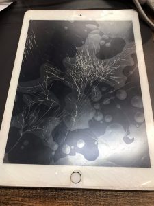 iPadガラス割れ　第5世代