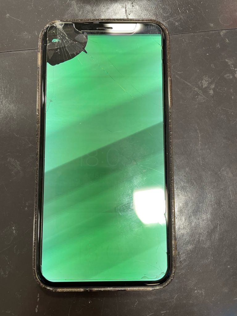 画面が緑色 iPhoneXS