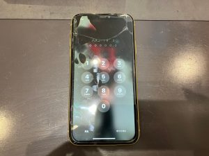 液晶漏れのiPhone11