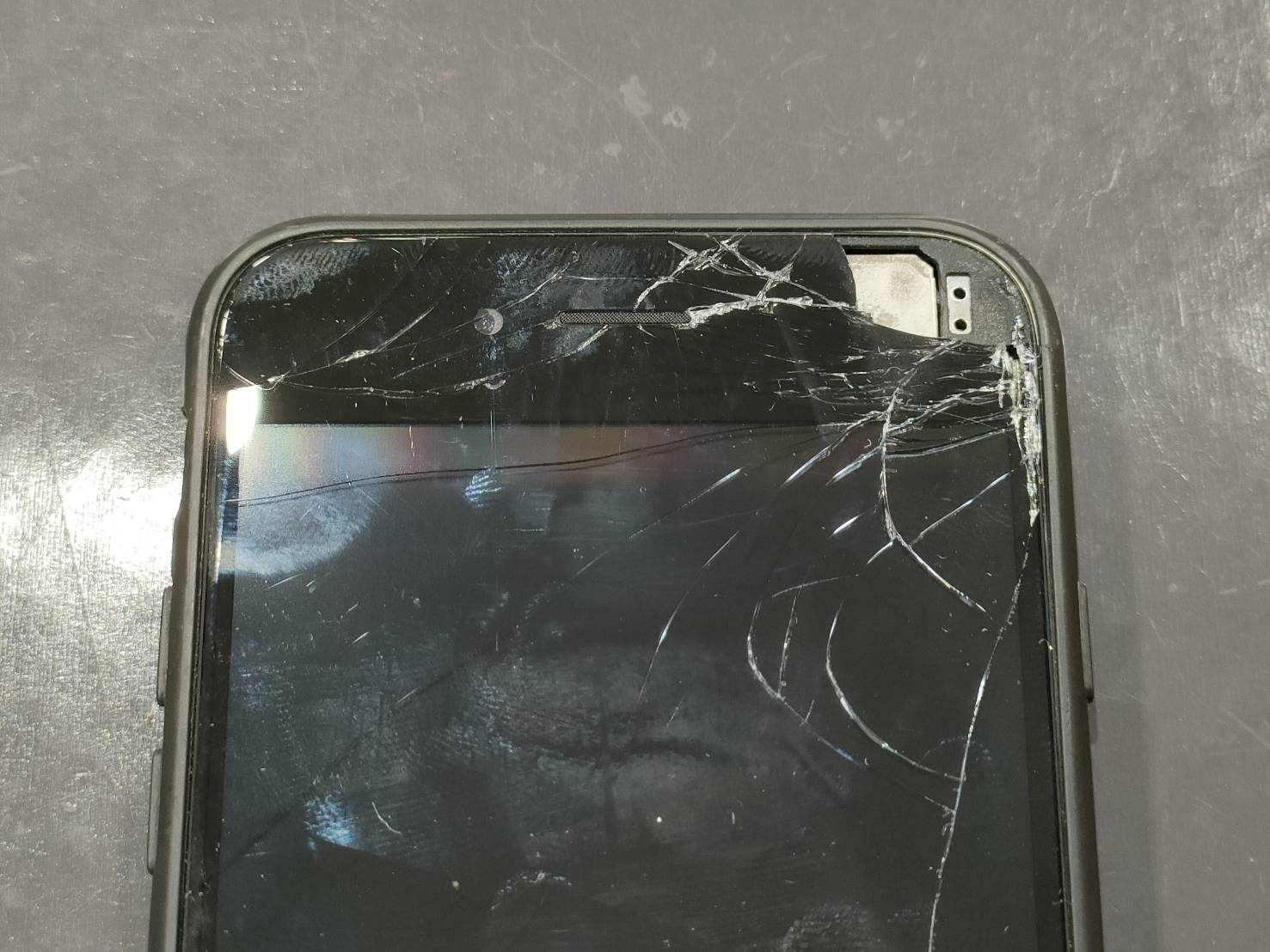iPhone6 画面割れ 修理前2